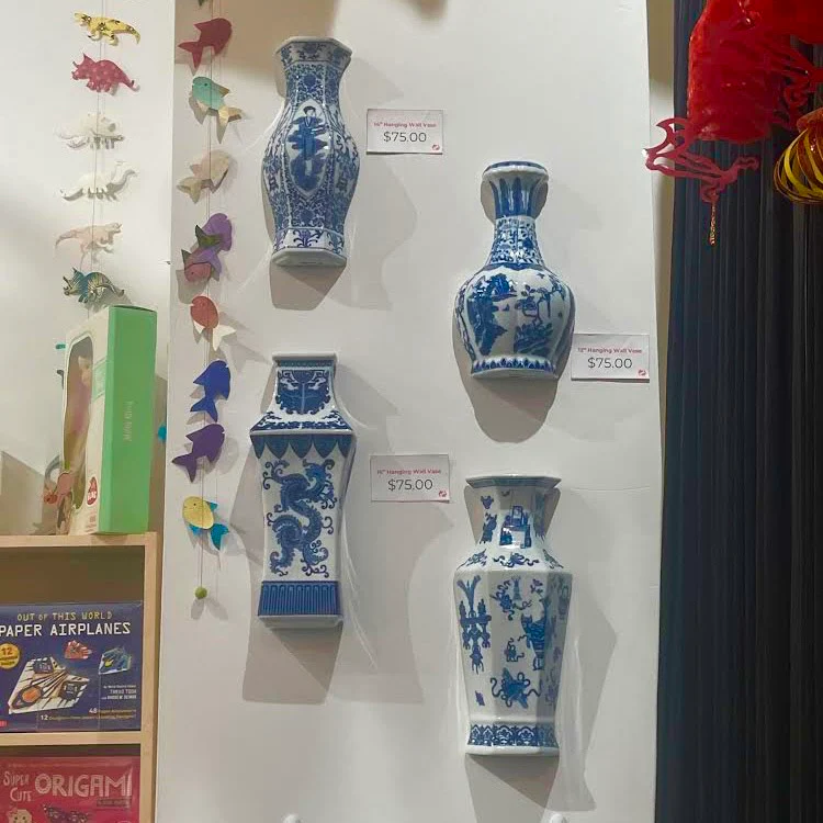Begonia Shape Wall Vase - Blue on White Household Treasures Design - Image 2