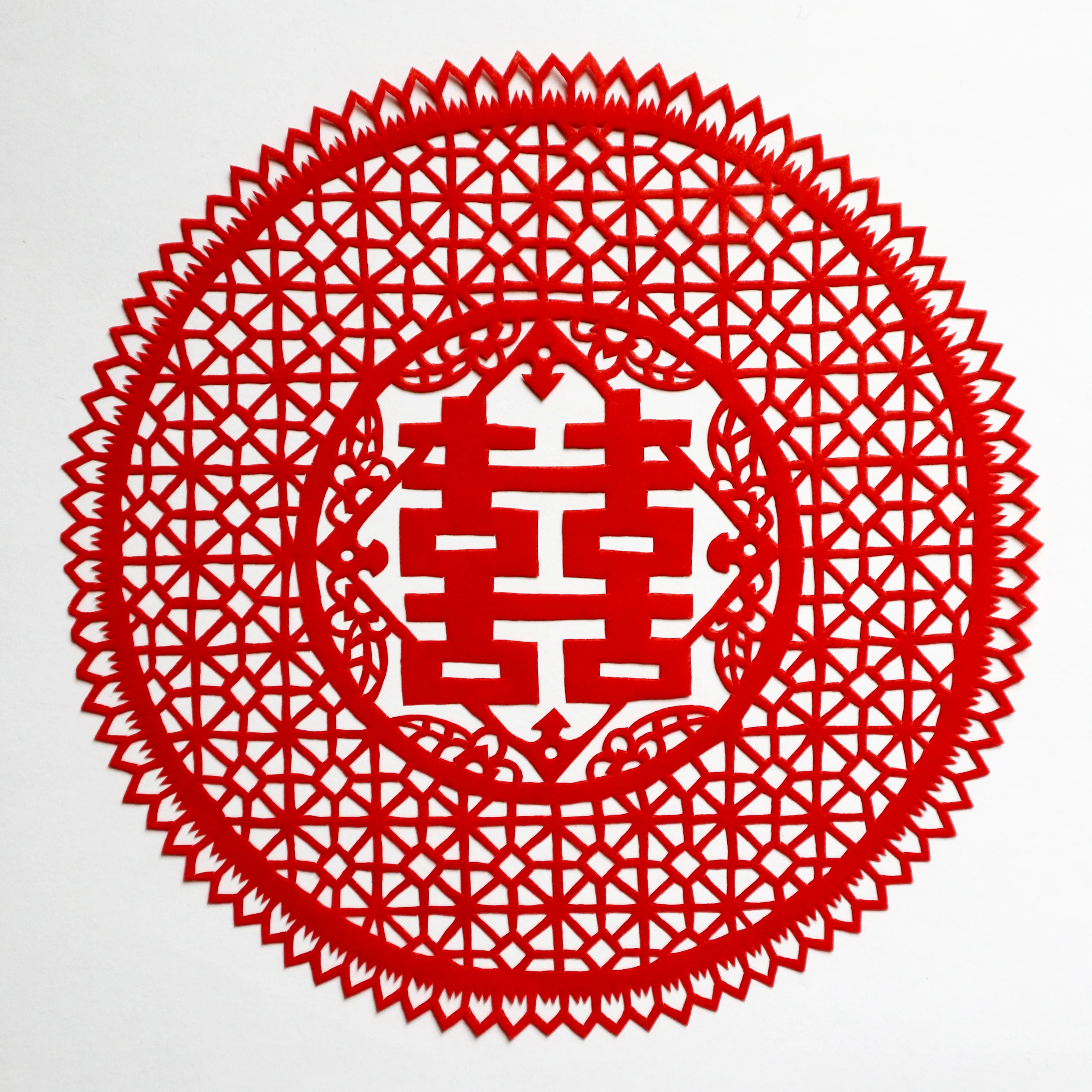 Double Happiness Paper Cut with Floral Lattice Design